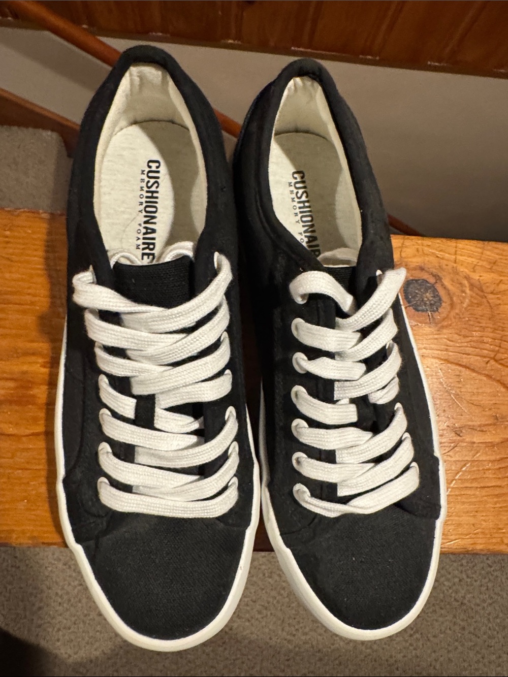 Women’s Black Canvas Low-Top Cushionaire Sneakers